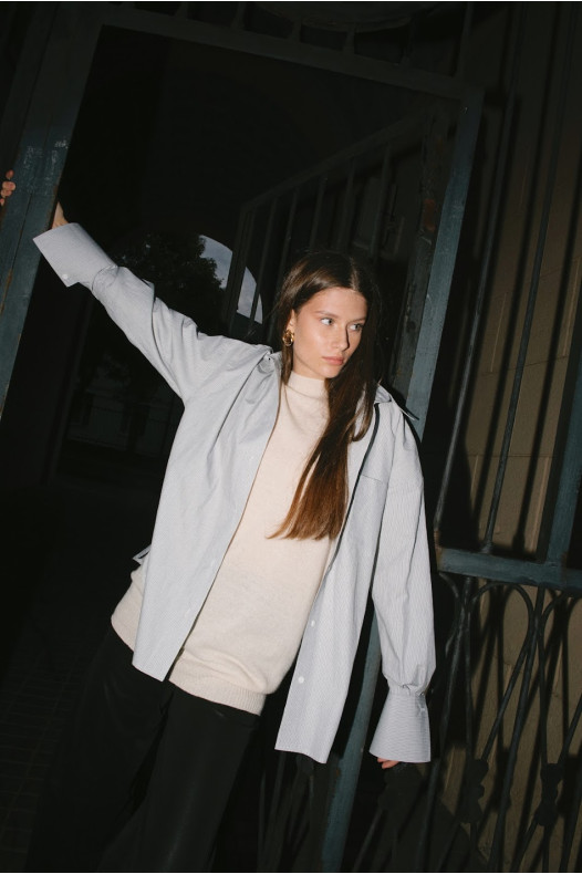 Серая тонкая полоска 