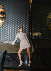 Шелковое мини платье со стойкой и манжетами  фото 1232583