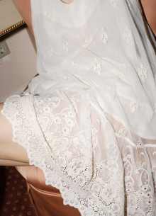 Платье летящего силуэта на тонких бретелях в длине мини фото 1232620