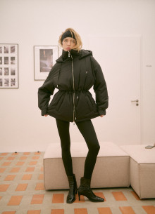 Куртка с кулисой и высокой стойкой фото 1233160