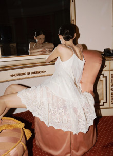 Платье летящего силуэта на тонких бретелях в длине мини фото 1232619