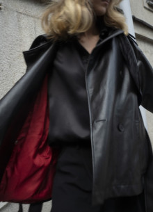 Плащ классический короткий из эко кожи фото 1231897