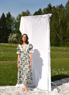 Платье в эксклюзивном цветочном принте с шитьем фото 960