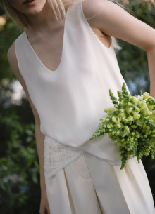 Топ с вырезом из шелка фото 814