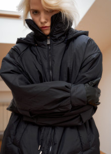 Куртка с кулисой и высокой стойкой фото 1233171